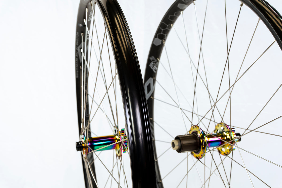 Pacenti PI30-END Wheelset 27.5" Boost - Oil Slick