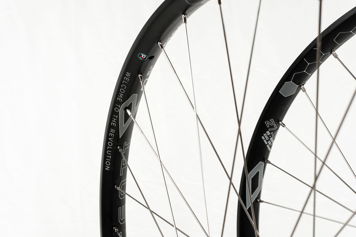 Pacenti PI30-END Wheelset 27.5" Boost - Oil Slick
