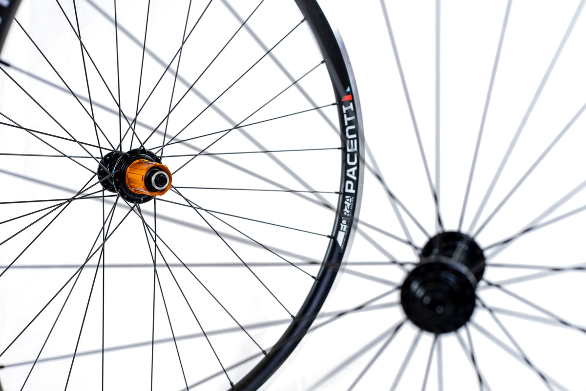 Forza Rim Brake Wheelset 700c 28/32 Hole Old Decal